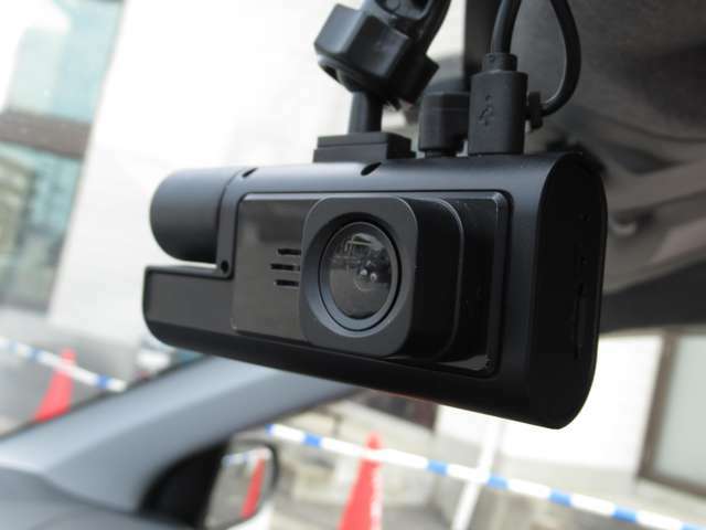 新品の前・後・車内（3カメラ）録画ドライブレコーダー付きで安心です。