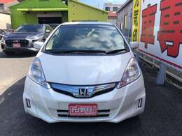 モーターとエンジンを切り離して使用することはできませんが、燃費はカタログスペックで30km/lとなる低燃費を実現しております。