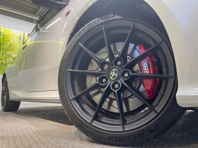 【純正BBS製18インチアルミホイール】大人気メーカーのホイールを装備♪軽量・高硬度のアルミホイールは、ハンドリング・加速など、走りの質を向上してくれます♪