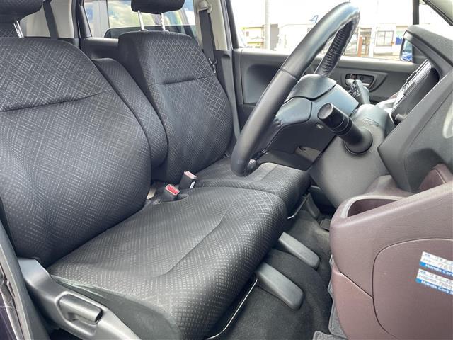 【1列目シート】もちろん車内はキレイです♪よりクリーンな状態をキープしたいお客様には『シート撥水コーティング』がおすすめ！除菌・消臭に効果を発揮し多くの方にご好評いただいております。