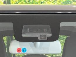 【スズキ　セーフティサポート】走行中に前方の車両等を認識し、衝突しそうな時は警報とブレーキで衝突回避と被害軽減をアシスト。より安全にドライブをお楽しみいただけます。