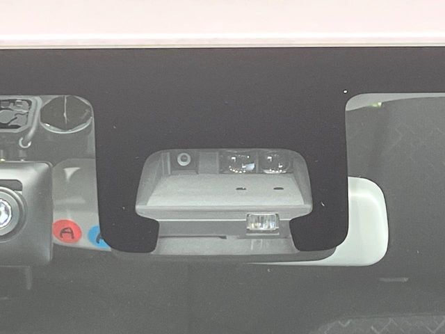 【スズキ　セーフティサポート】走行中に前方の車両等を認識し、衝突しそうな時は警報とブレーキで衝突回避と被害軽減をアシスト。より安全にドライブをお楽しみいただけます。