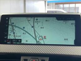 【純正ナビ】一体感のあるナビは、高級感ある車内を演出してくれます。Bluetooth再生などオーディオ機能も充実しておりますので、運転もより楽しめます♪