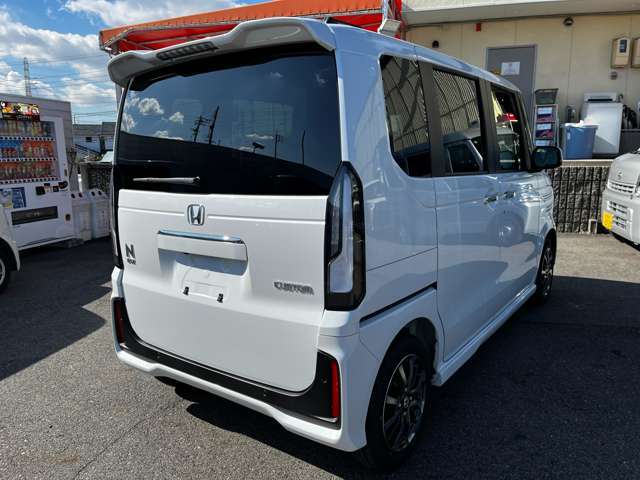 届出済未使用車なので、外装も内装も綺麗な状態です！