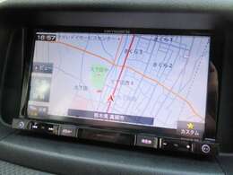 社外ナビが装備されております♪画面もクリアで運転中も確認しやすいです♪ワンセグTVとDVDの視聴もお楽しみ頂けます♪ナビがあればお出かけの際も安心です♪