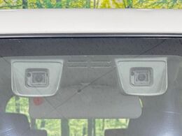 【スズキ　セーフティサポート】走行中に前方の車両等を認識し、衝突しそうな時は警報とブレーキで衝突回避と被害軽減をアシスト。より安全にドライブをお楽しみいただけます。