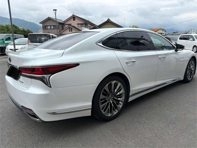 内外装ともに綺麗な状態です！！　納車前に鉄粉やしつこい汚れを取り除き、丁寧に仕上げています。