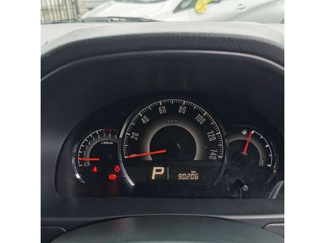 メーターはスッキリとしたデザインで見やすいです♪