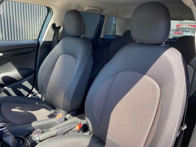 販売車輌は全て修復歴無し車両のみ。お乗りいただいてからもご安心いただける、月額保証もご用意しております。