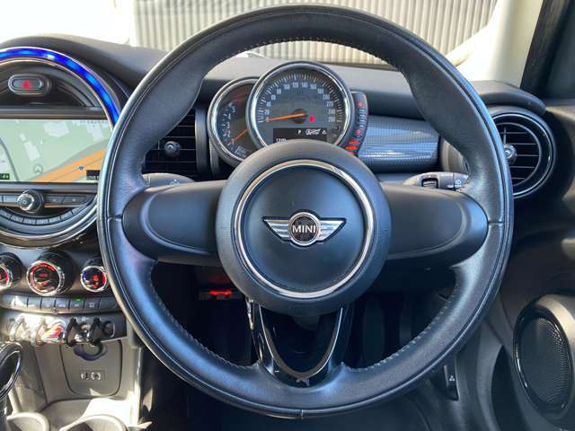 ワールドプレミアムカーをお探しになられている方に、貴方の大切な1台をお届けします。こだわりの在庫車両の中から、新しい愛車をお選び下さい。TEL　092ー962ー9051　担当：片野