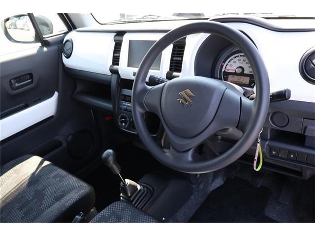 前席全体　目線も高く広い視界で安心して運転することができますね！