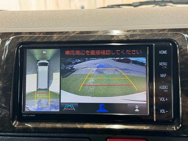 【全周囲モニター】を装備しております。全周囲カメラで危険察知。狭い駐車場でも安心して駐車できますね。