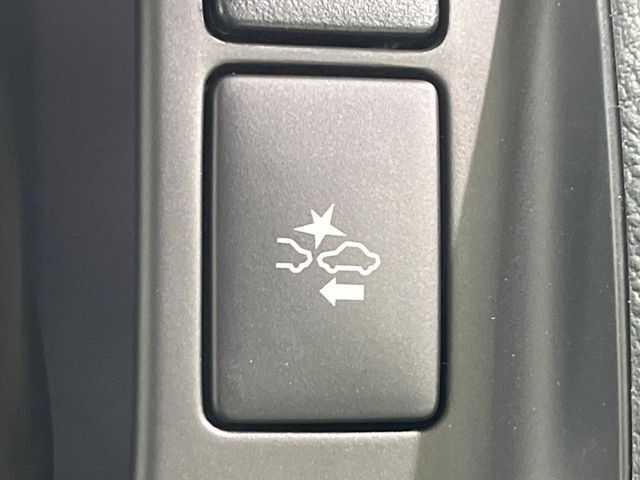 【トヨタセーフティセンス】走行中に前方の車両等を認識し、衝突しそうな時は警報とブレーキで衝突回避と被害軽減をアシスト。より安全にドライブをお楽しみいただけます。