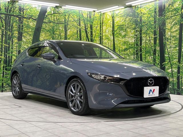 大好評のボディコーティング「弾スプラッシュコート」もご納車までに施工可能。通常のガラスコートと異なる、耐久年数6年の無機質ガラスコーティングが、ボディをキレイな状態に保ってくれます。