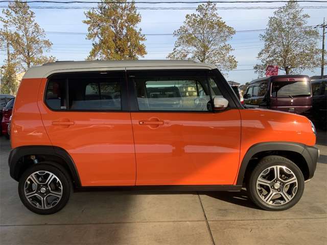 普段街乗りや通勤にも使うから実用性も大事だけど、休日のドライブも楽しみたい・・・そんな方にももってこいの1台です！！