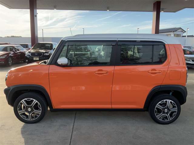 当店では仕入れた車両を全車商品管理センターにて室内クリーニングや外装の磨き施工等、徹底した商品車仕上げを行っております。良質な車両だからこそ、掲載写真の加工は一切行っておりません！！！