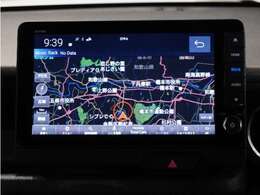 【ナビゲーション】起動までの速度と地図を検索する速度が最大の魅力。初めての道でも安心・快適なドライブをサポート出来ます。操作も簡単で、ストレスフリーなドライブを提供。