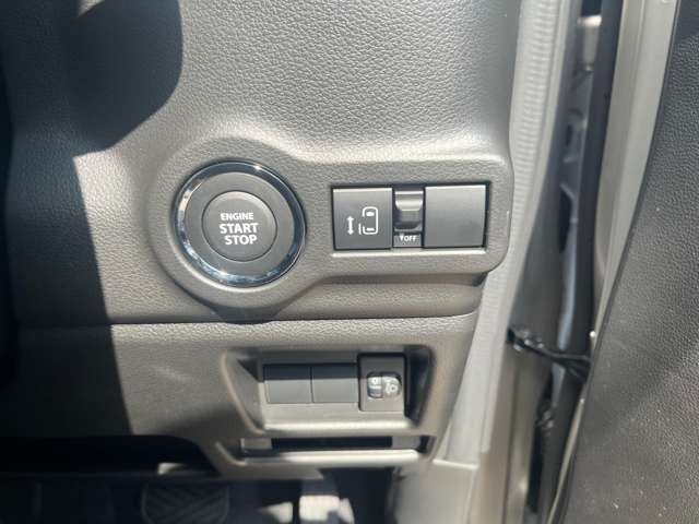 ☆車の保険は買ったところで加入するのがベストです。保険に関しても大手保険代理店をしておりますので安心してお任せください。不慮の事故の際も自社鈑金工場と連携して修理を進めてまいります☆
