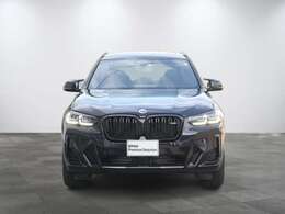 BMWのまさに「顔」ともいえる「キドニー・グリル」は、他の追随を許さない存在感を誇り、「キドニー・グリル」を見かけただけでBMWの風格を感じさせます！！