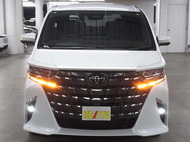 自社陸運局指定工場完備！国家資格車検検査員資格を持った整備士による整備。走行に関係のない所も不具合箇所があれば修理してお渡しいたします。