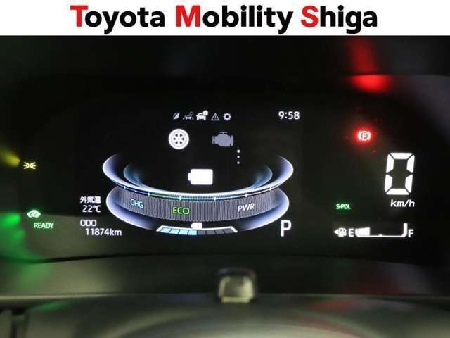 メ-タ-は明るく見やすいデジタルメ-タ-を採用しています！ダッシュボ-ド中央に配置されていますので視認性にも優れています。