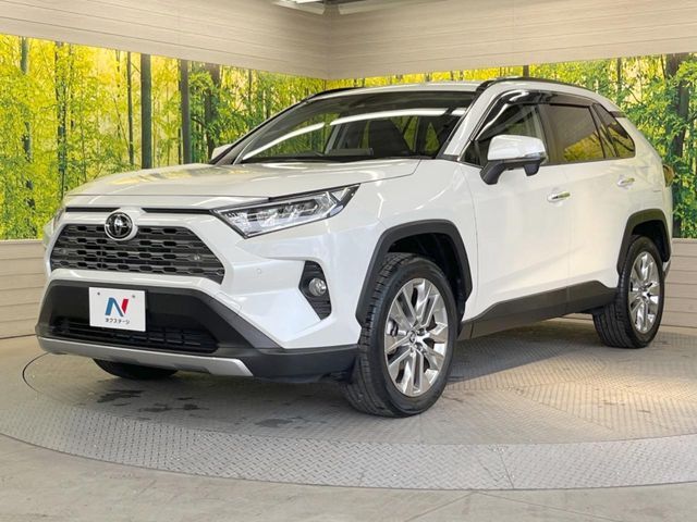 大好評のボディコーティング「弾スプラッシュコート」もご納車までに施工可能。通常のガラスコートと異なる、耐久年数6年の無機質ガラスコーティングが、ボディをキレイな状態に保ってくれます。