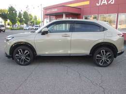 展示場には常時30台以上展示中！お探しの車がきっと見つかりますよ！