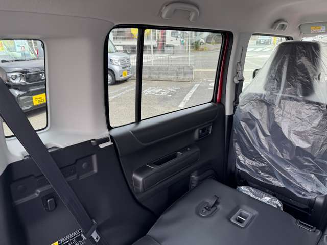 シートアレンジ次第で大きな荷物も載せれます！