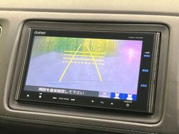 【バックカメラ】駐車時に後方がリアルタイム映像で確認できます。大型商業施設や立体駐車場での駐車時や、夜間のバック時に大活躍！運転スキルに関わらず、今や必須となった装備のひとつです！