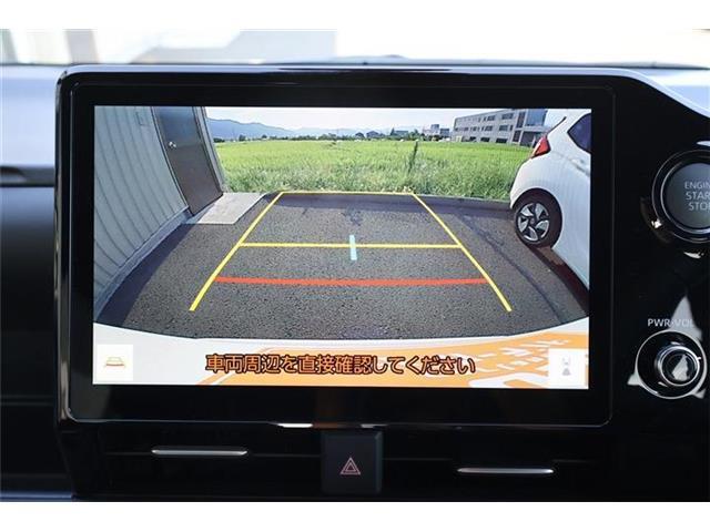 バックモニター付ですので、車庫入れも駐車もラクラクです。