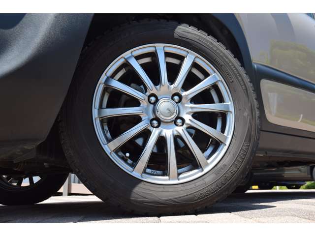●全車AIS査定の導入を実施しており、車両を評価するにあたり、外装や内装はもちろんのこと、機関・機構系や骨格にまで至り最大324項目を検査しています。
