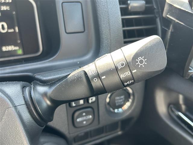 気になる車はすぐにお問い合わせください！画面右側の0066から始まる無料ダイヤルからお問い合わせ下さい！専門スタッフがお車のご質問にお答えいたします！