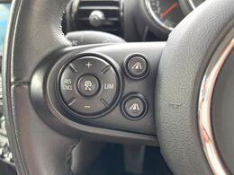 レーダークルーズコントロール：前の車との車間距離を一定にとりつつ、一定速度で自動走行してくれる次世代のクルーズコントロール！主に高速道路や自動車専用道路で使用する便利な機能です！