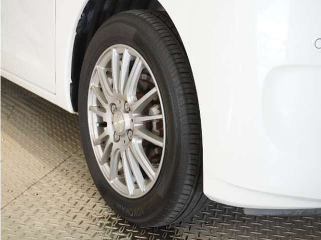 この度は当店の車両をごらん頂きましてありがとうございます。当店の販売車両はそのほとんどが自社での下取り車とデモカー（展示、試乗車）から構成され、安心してご購入いただけますよ