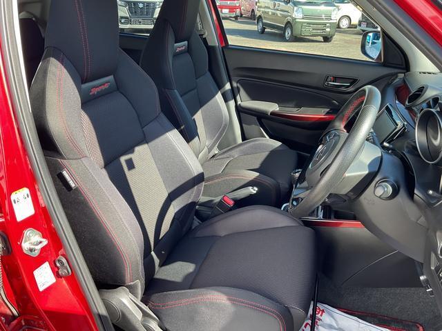 ゆったりして運転しやすいシートです