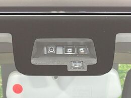 【スズキ　セーフティサポート】走行中に前方の車両等を認識し、衝突しそうな時は警報とブレーキで衝突回避と被害軽減をアシスト。より安全にドライブをお楽しみいただけます。