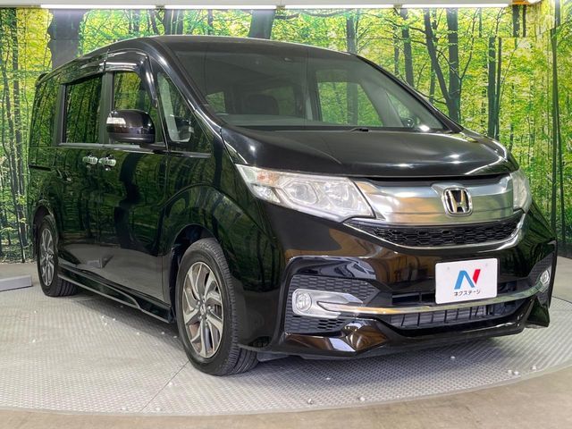 大好評のボディコーティング「弾スプラッシュコート」もご納車までに施工可能。通常のガラスコートと異なる、耐久年数6年の無機質ガラスコーティングが、ボディをキレイな状態に保ってくれます。