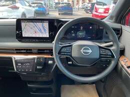 『ワイド保証1年』　日産販売店の中古車には無料で保証が付いています。品質に自信があるから実現した日産ならではの保証です。※一部保証に加入できない車両があります。