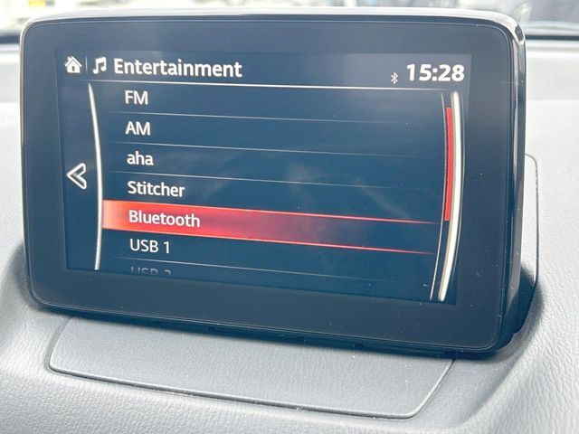 【純正ナビ】人気の純正ナビを装備。オーディオ機能も充実しており、Bluetooth接続すればお持ちのスマホやMP3プレイヤーの音楽を再生可能！毎日の運転がさらに楽しくなります！！