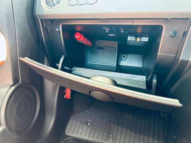 ご遠方の場合でも、下取り車両の金額を概算でお出しすることは可能でございます。車検証をお手元に、走行距離をご確認の上お問い合わせくださいませ。
