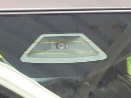 【スズキ　セーフティサポート】走行中に前方の車両等を認識し、衝突しそうな時は警報とブレーキで衝突回避と被害軽減をアシスト。より安全にドライブをお楽しみいただけます。