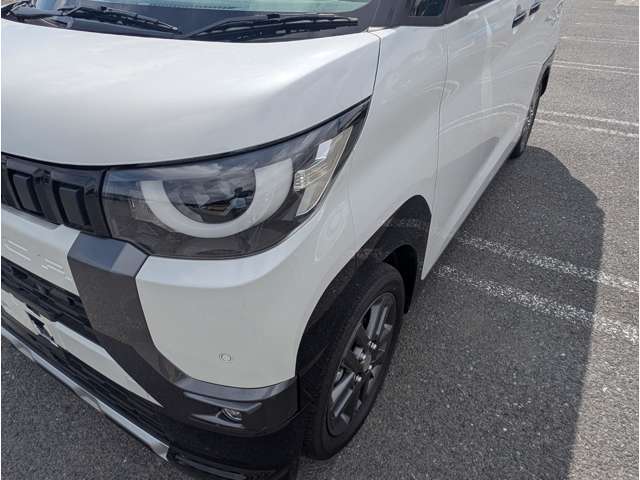 スマートなホイールキャップ装備です。