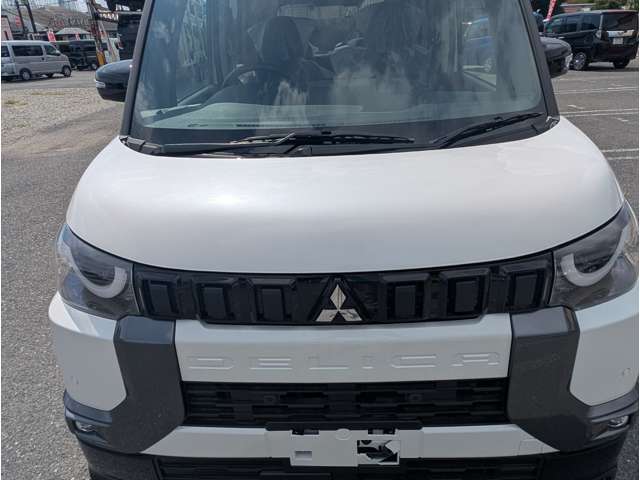 ☆後列シート片側収納☆後列シートを片側だけ格納することにより、3人乗った状態で便利で更に大きな荷物を運ぶ事が出来ます。