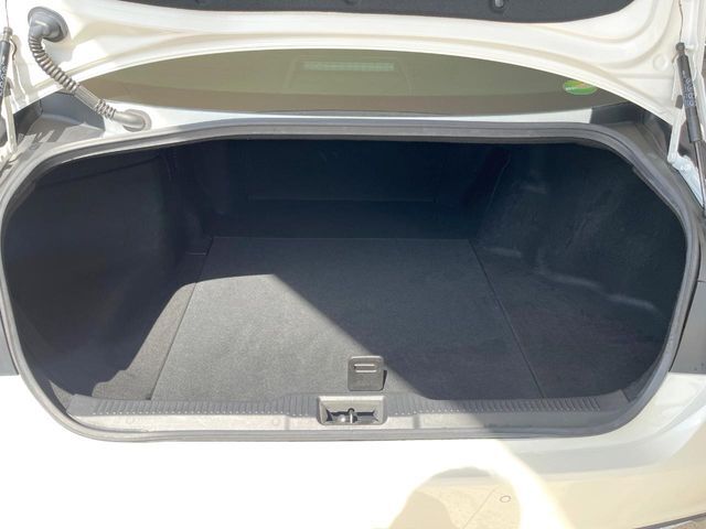 普段のお買い物や通勤、送迎等に十分な荷室スペースを確保しております。