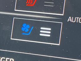 【シートベンチレーション】夏場は涼しい風でお尻や背中の熱やムレを防ぎ、冬はエアコンよりも早く温まってポカポカに！季節を問わず快適に過ごせます。