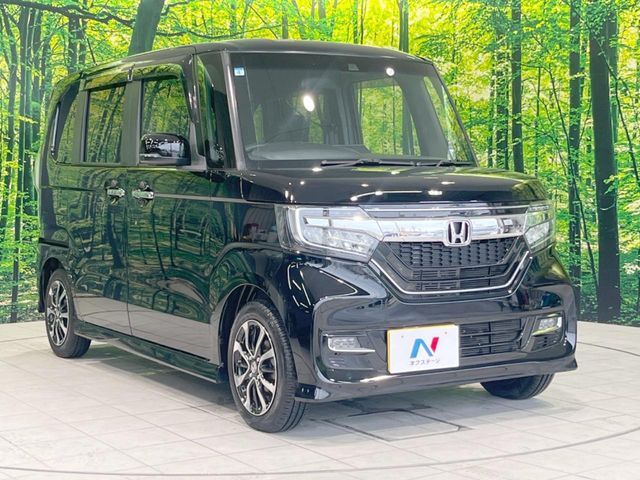 大好評のボディコーティング「弾スプラッシュコート」もご納車までに施工可能。通常のガラスコートと異なる、耐久年数6年の無機質ガラスコーティングが、ボディをキレイな状態に保ってくれます。