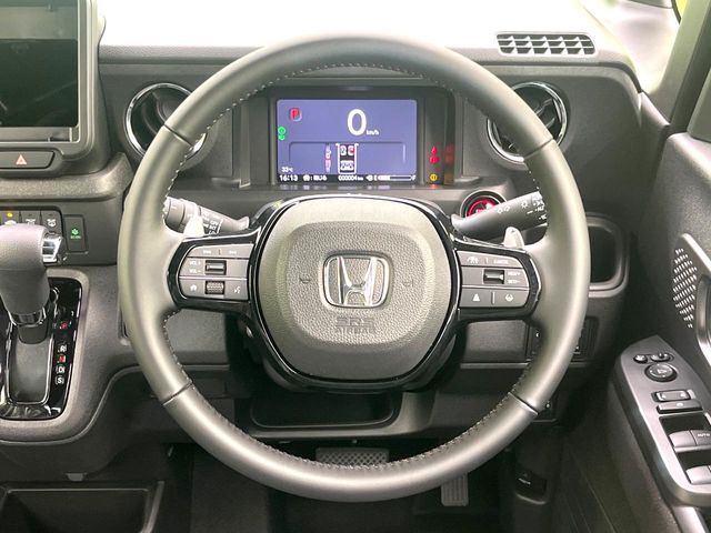 【ステアリングスイッチ】運転中、前方から目線をそらすことなく、オーディオ等の操作が可能な便利機能！安心＆快適なドライブを演出してくれます♪