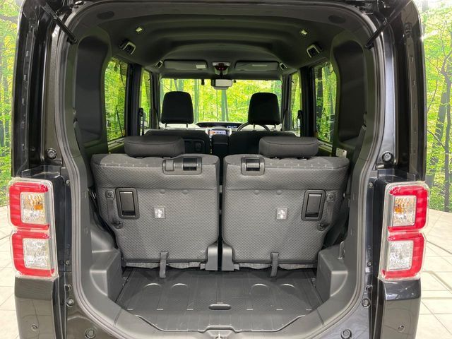 普段のお買い物や通勤、送迎等に十分な荷室スペースを確保しております。セカンドシートを倒すと、大きな荷物の積載も可能です♪