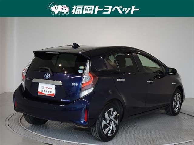 色はきれいなダークブルーマイカです。