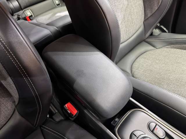 ご遠方の場合でも、下取り車両の金額を概算でお出しすることは可能でございます。車検証をお手元に、走行距離をご確認の上お問い合わせくださいませ。